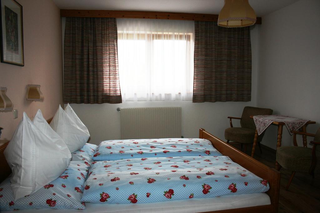 Ferienwohnung Haus Ampferstein Telfes im Stubai Zimmer foto
