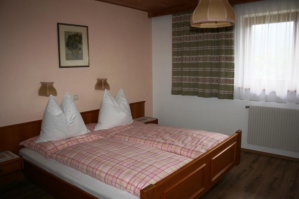 Ferienwohnung Haus Ampferstein Telfes im Stubai Zimmer foto